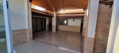 5 bed villa for sale in Palm Mar