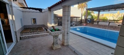 5 bed villa for sale in Palm Mar