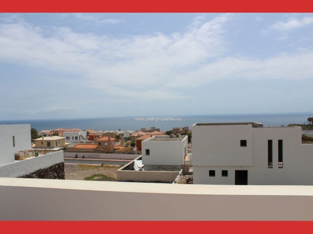 3 bed penthouse for sale in Callao Salvaje