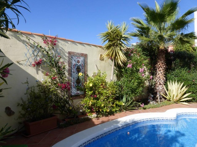 4 bed rustic house for sale in Los Menores