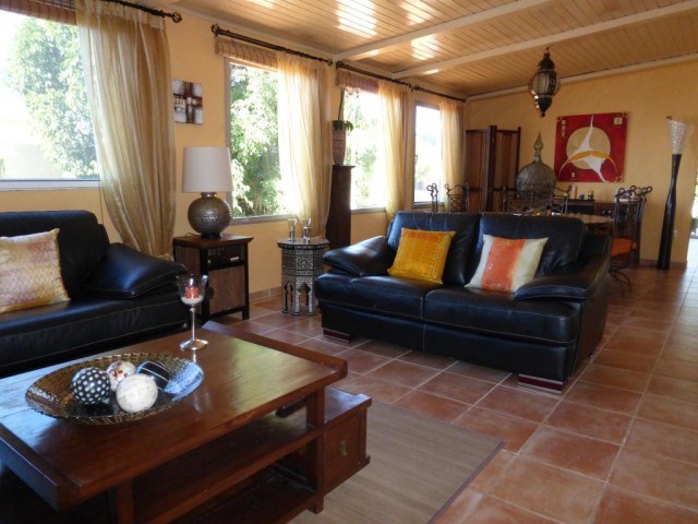 4 bed rustic house for sale in Los Menores