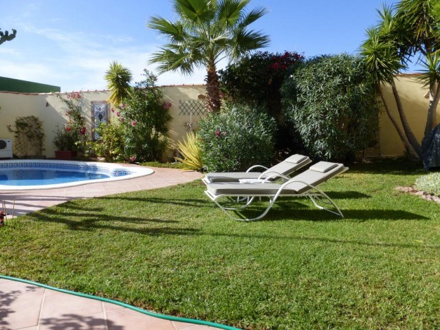 4 bed rustic house for sale in Los Menores