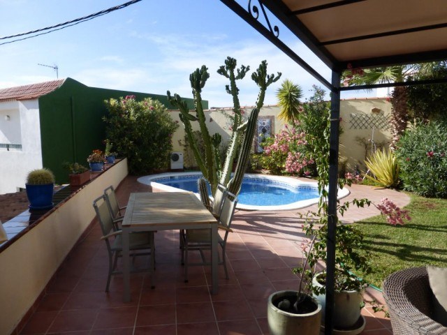 4 bed rustic house for sale in Los Menores