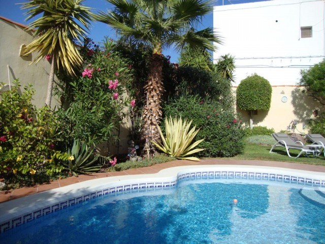 4 bed rustic house for sale in Los Menores