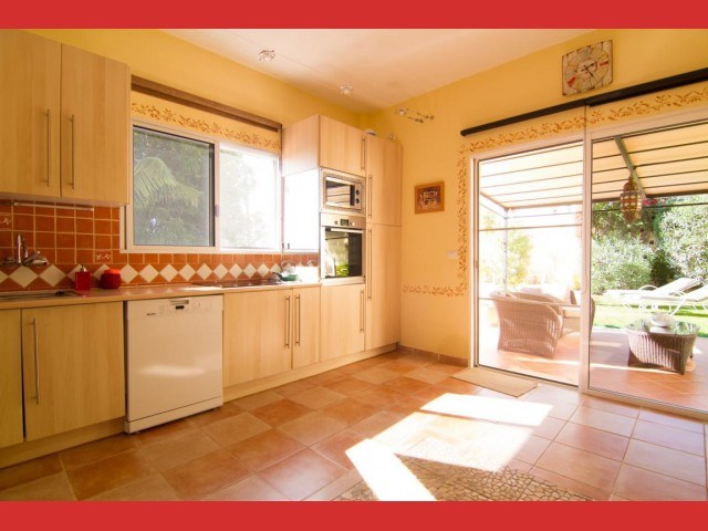 4 bed rustic house for sale in Los Menores
