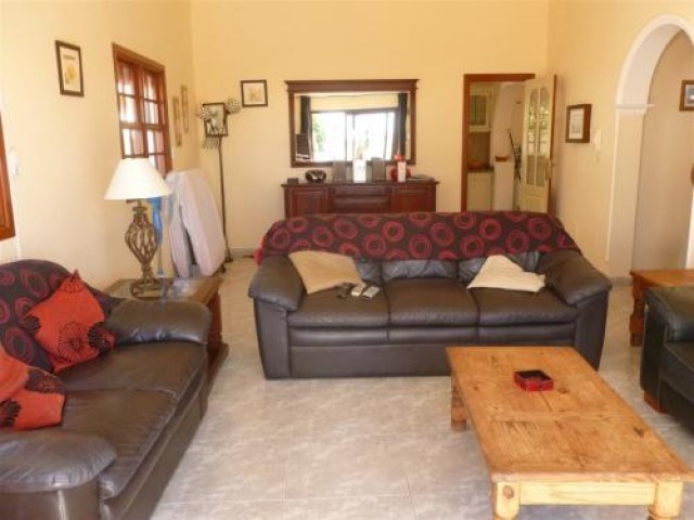 6 bed villa for sale in Callao Salvaje