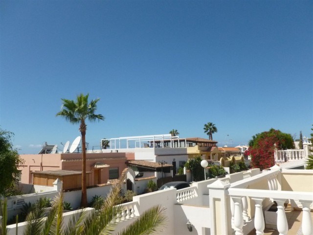 6 bed villa for sale in Callao Salvaje