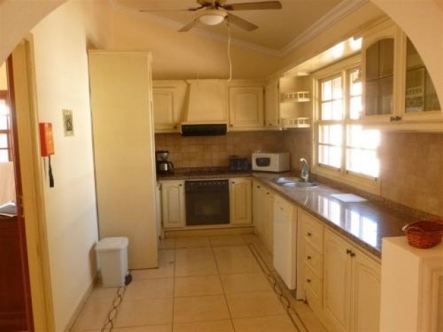 6 bed villa for sale in Callao Salvaje