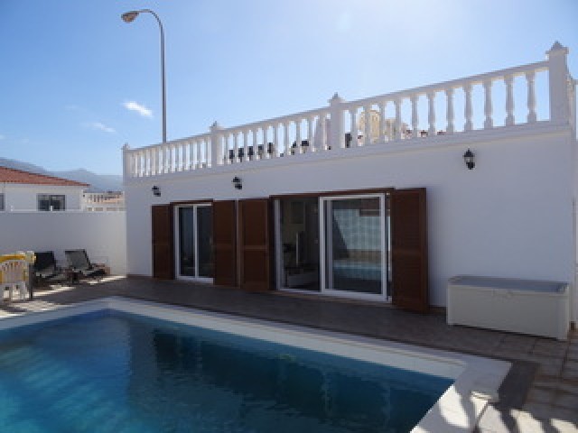3 bed townhouse for sale in Callao Salvaje