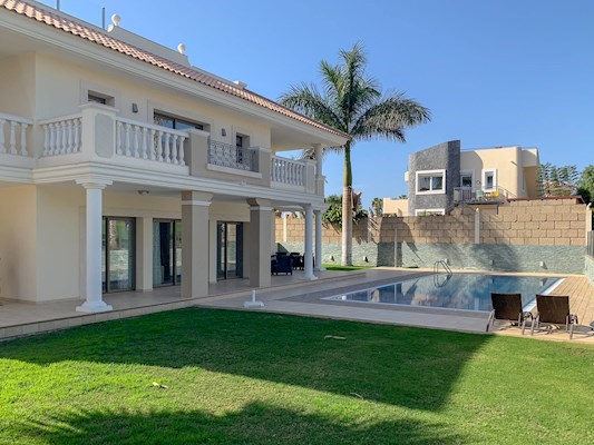 6 Bed Villa For Sale in Golf Costa Adeje