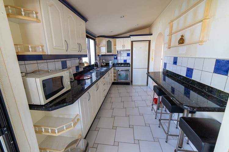 2 bed bungalow for sale in El Madronal