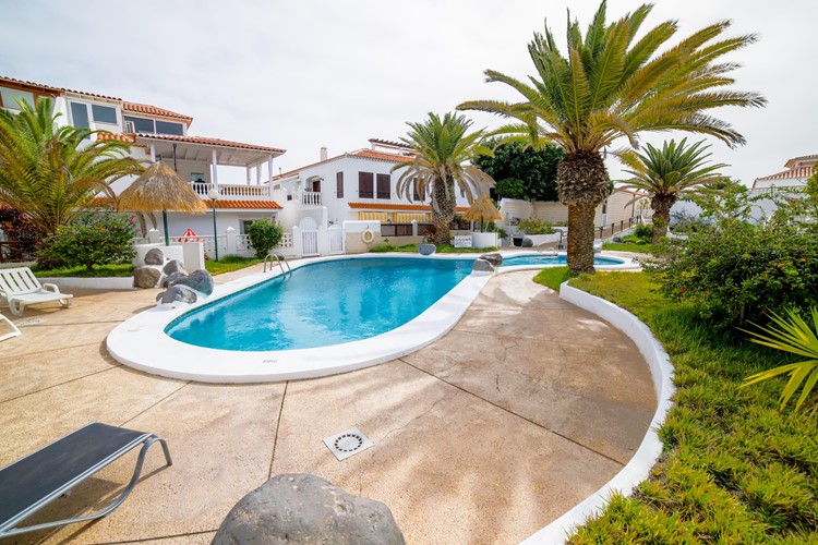 4 bed villa for sale in La Caleta
