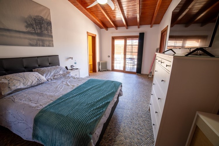 8 bed villa for sale in El Salto