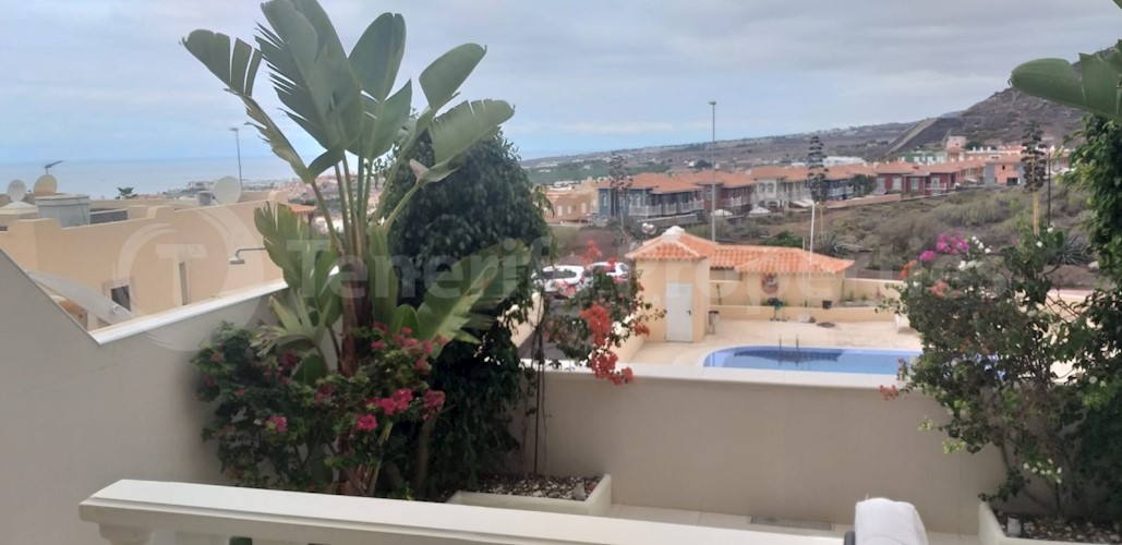 2 bed townhouse for sale in Roque del Conde