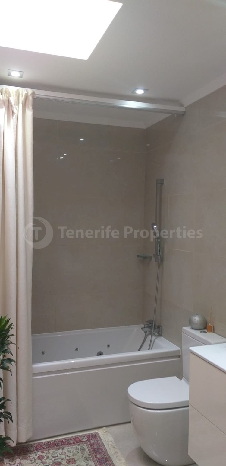 2 bed townhouse for sale in Roque del Conde