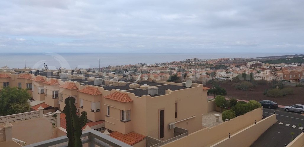 2 bed townhouse for sale in Roque del Conde