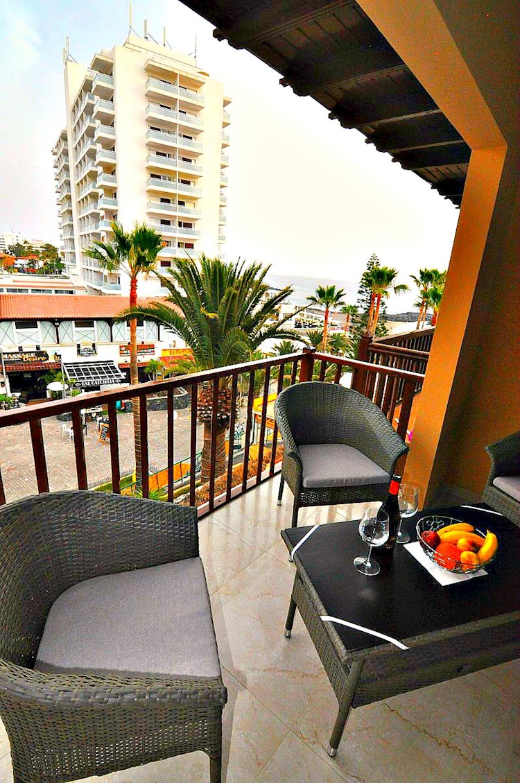 3 bed apartment for sale in Pueblo Canario, Las Americas