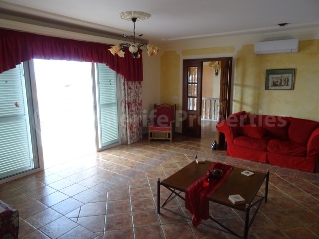 3 bed villa for sale in Callao Salvaje