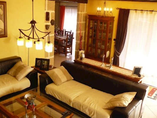 4 Bed Villa For Sale in Torviscas Alto