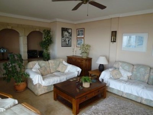 4 Bed Villa For Sale in Las Moraditas