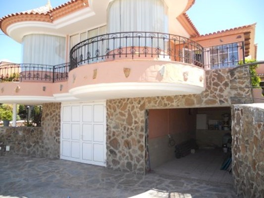 5 Bed Villa For Sale in Los Menores
