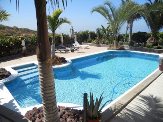 5 Bed Villa For Sale in Los Menores