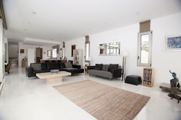 4 Bed Villa For Sale in La Caleta