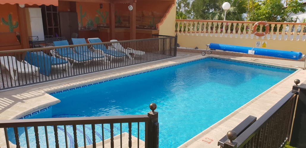 8 bed villa for sale in Callao Salvaje