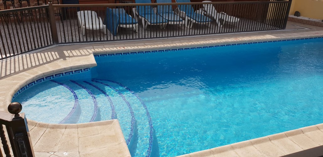 8 bed villa for sale in Callao Salvaje