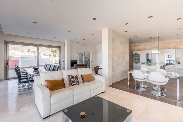 5 bed villa for sale in San Eugenio Alto