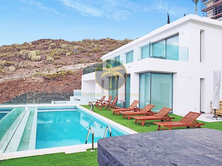 Villa For sale in Roque del Conde, Tenerife