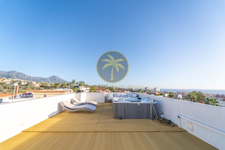 3 bed villa for sale in Callao Salvaje