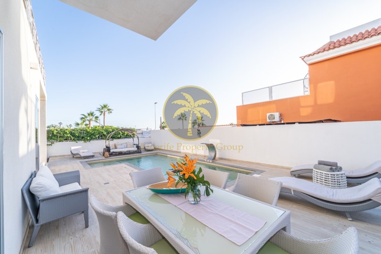 3 bed villa for sale in Callao Salvaje