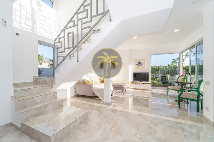 3 bed villa for sale in Callao Salvaje