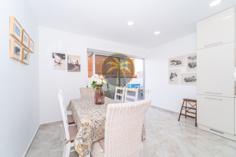 3 bed villa for sale in Callao Salvaje