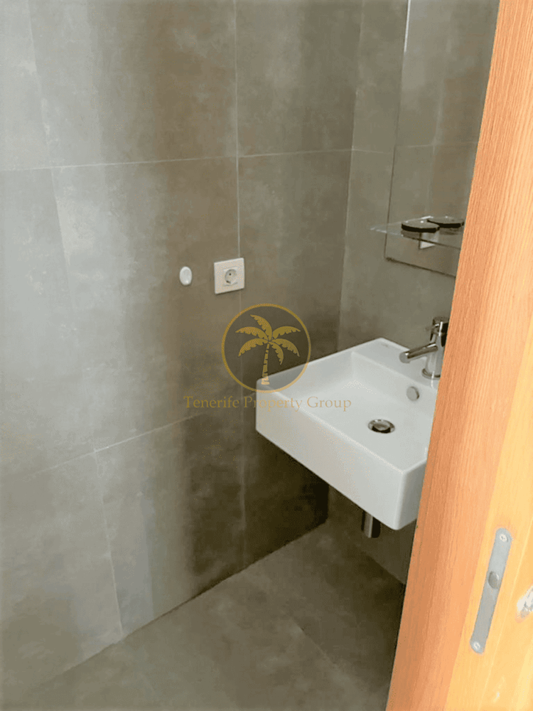 3 bed apartment for sale in La Caleta