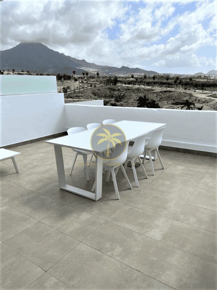 3 bed apartment for sale in La Caleta