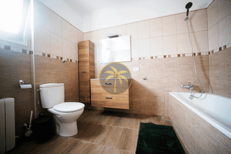 5 bed townhouse for sale in Chio