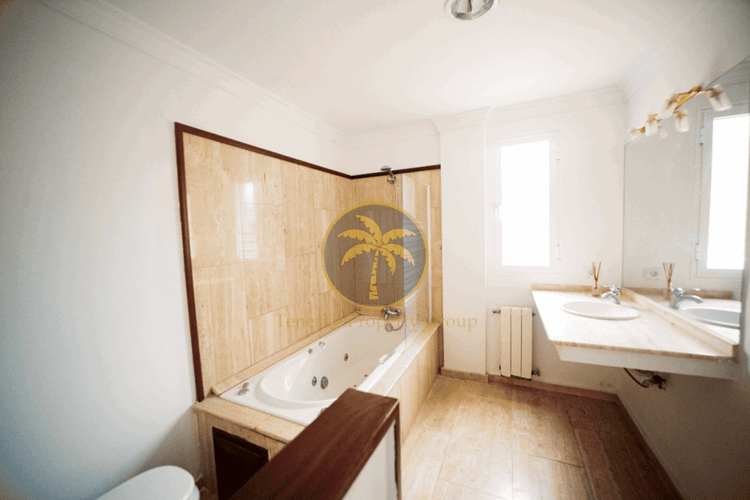 5 bed townhouse for sale in Chio