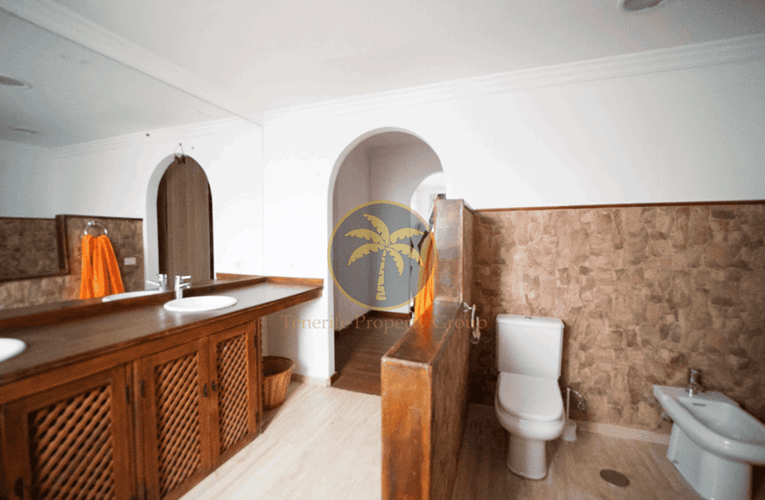 5 bed townhouse for sale in Chio