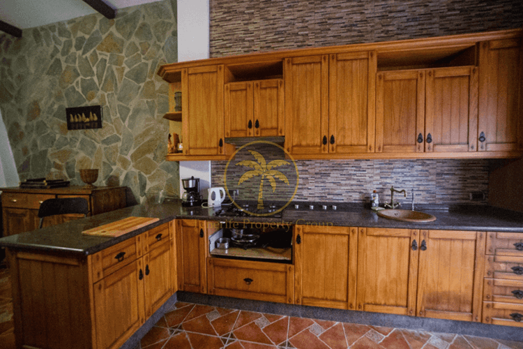 5 bed townhouse for sale in Chio