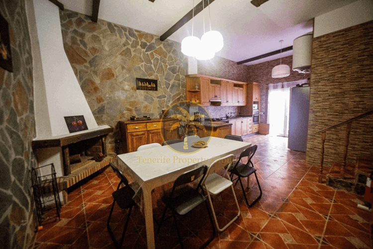 5 bed townhouse for sale in Chio