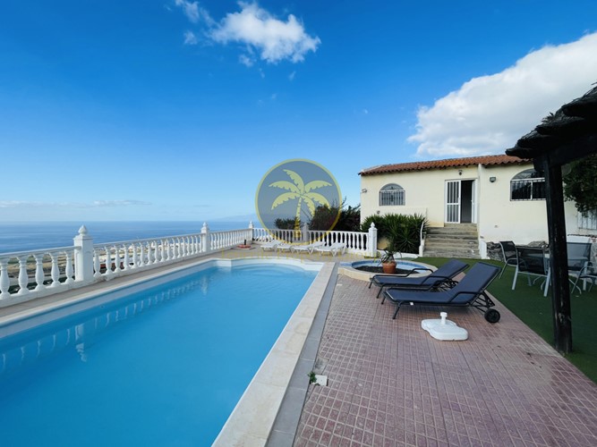 4 bed townhouse for sale in Las Moraditas