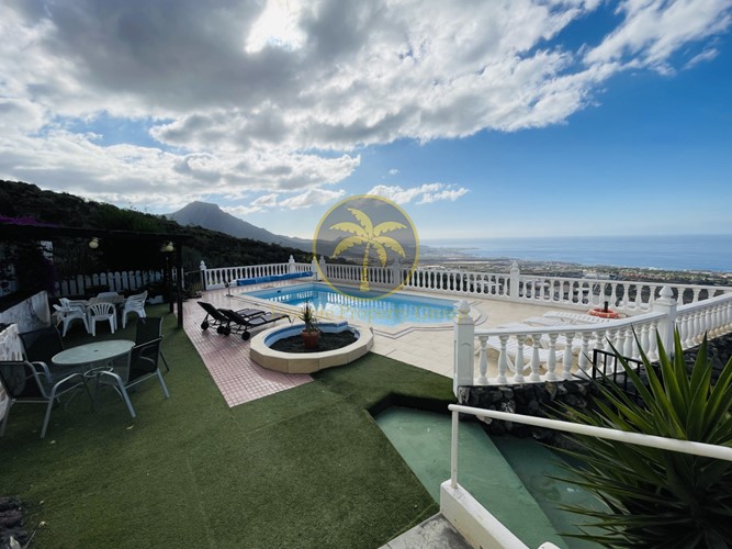 4 bed townhouse for sale in Las Moraditas