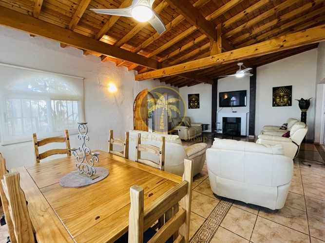 4 bed townhouse for sale in Las Moraditas