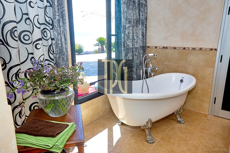 3 bed finca for sale in Guia de Isora