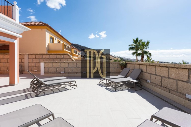 4 bed villa for sale in El Madronal