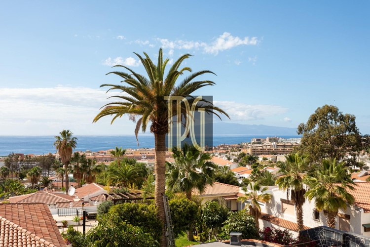 4 bed villa for sale in El Madronal