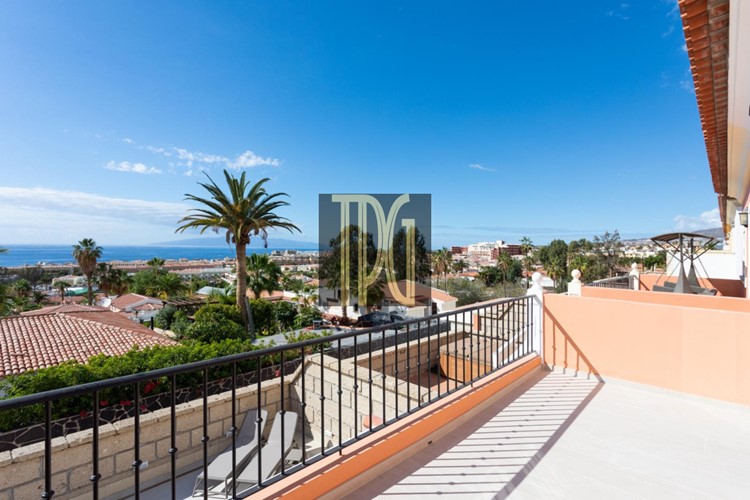 4 bed villa for sale in El Madronal