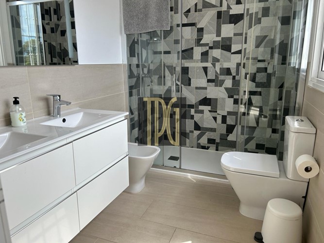 4 bed villa for sale in El Madronal